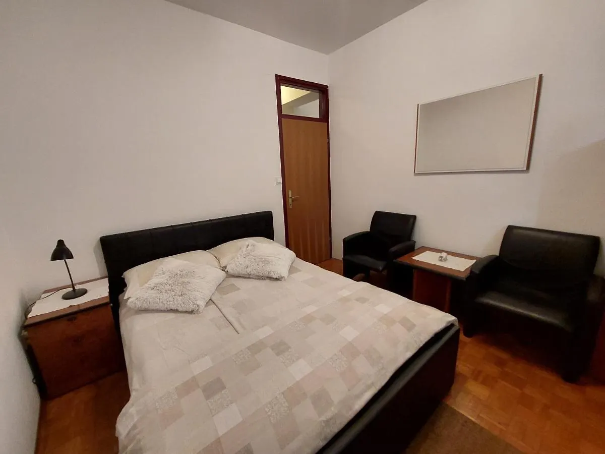 City Apartment Amfora Pula 0*,  Croatia